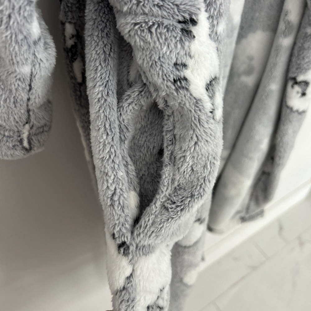 Brighten The Seasons XL Gray White Lambs Plush Pockets Belted Soft Robe Women's - Picture 9 of 10